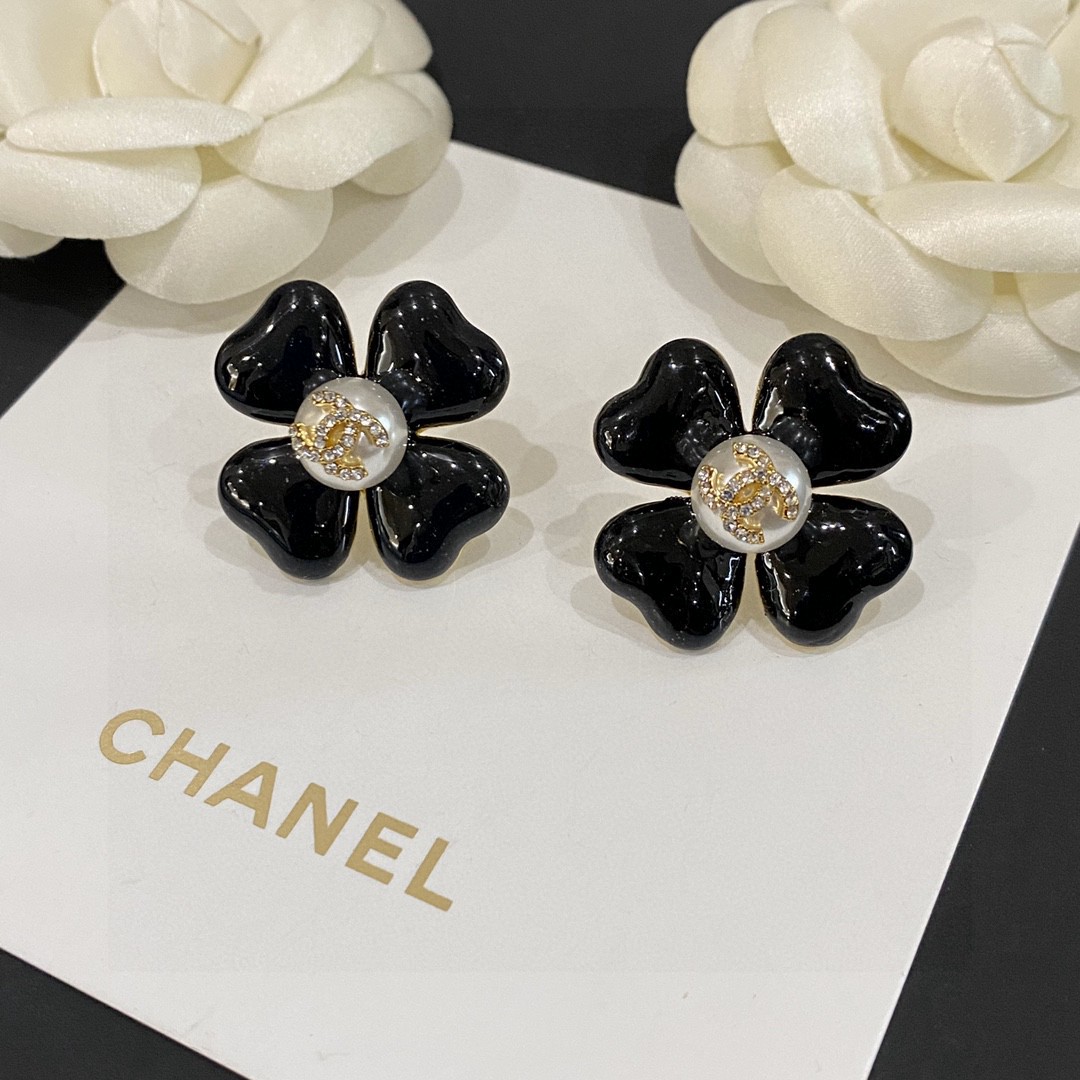 Chanel Earring