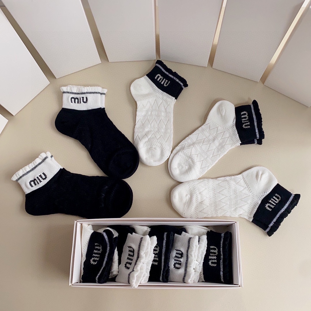 MiuMiu Stocks【 Box of 5 pairs 】