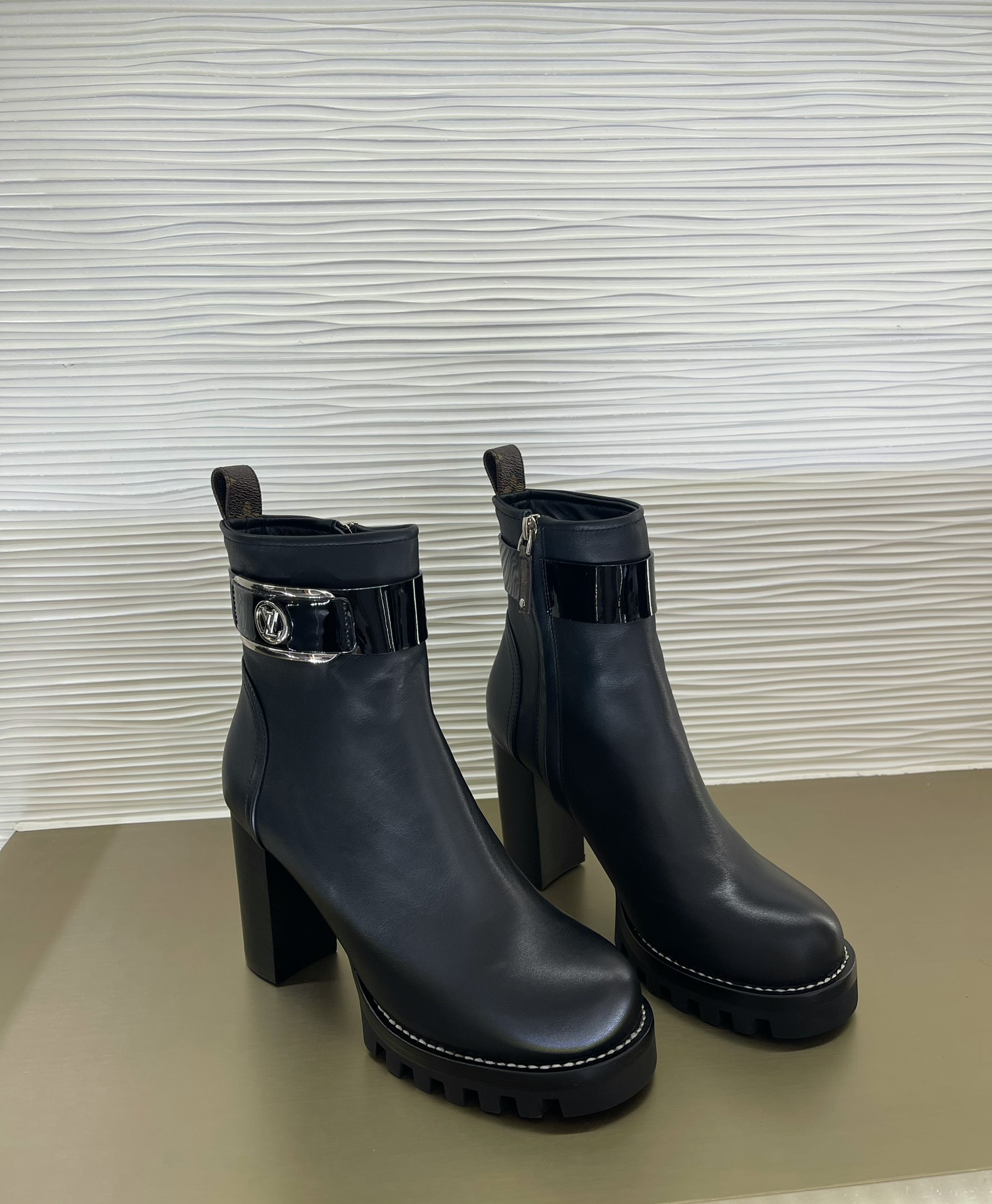 Louis Vuitton Boots-9CM