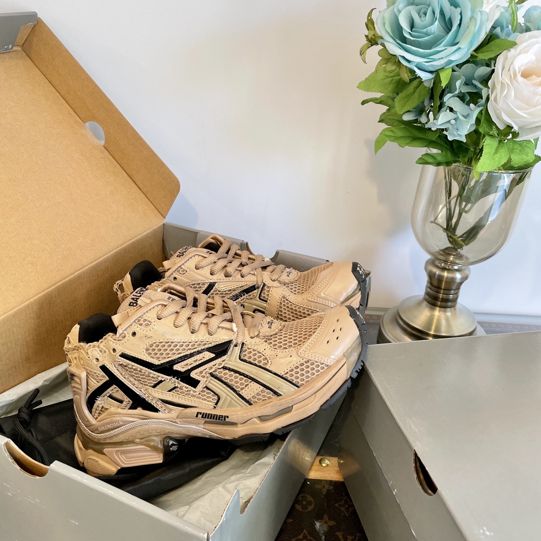 Balenciaga Runner Sneaker