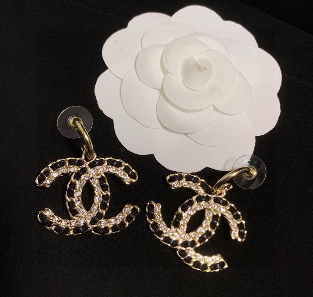 Chanel earring