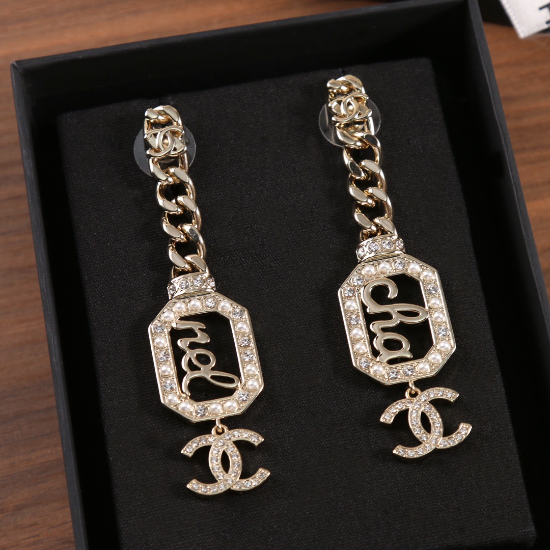 Chanel earring