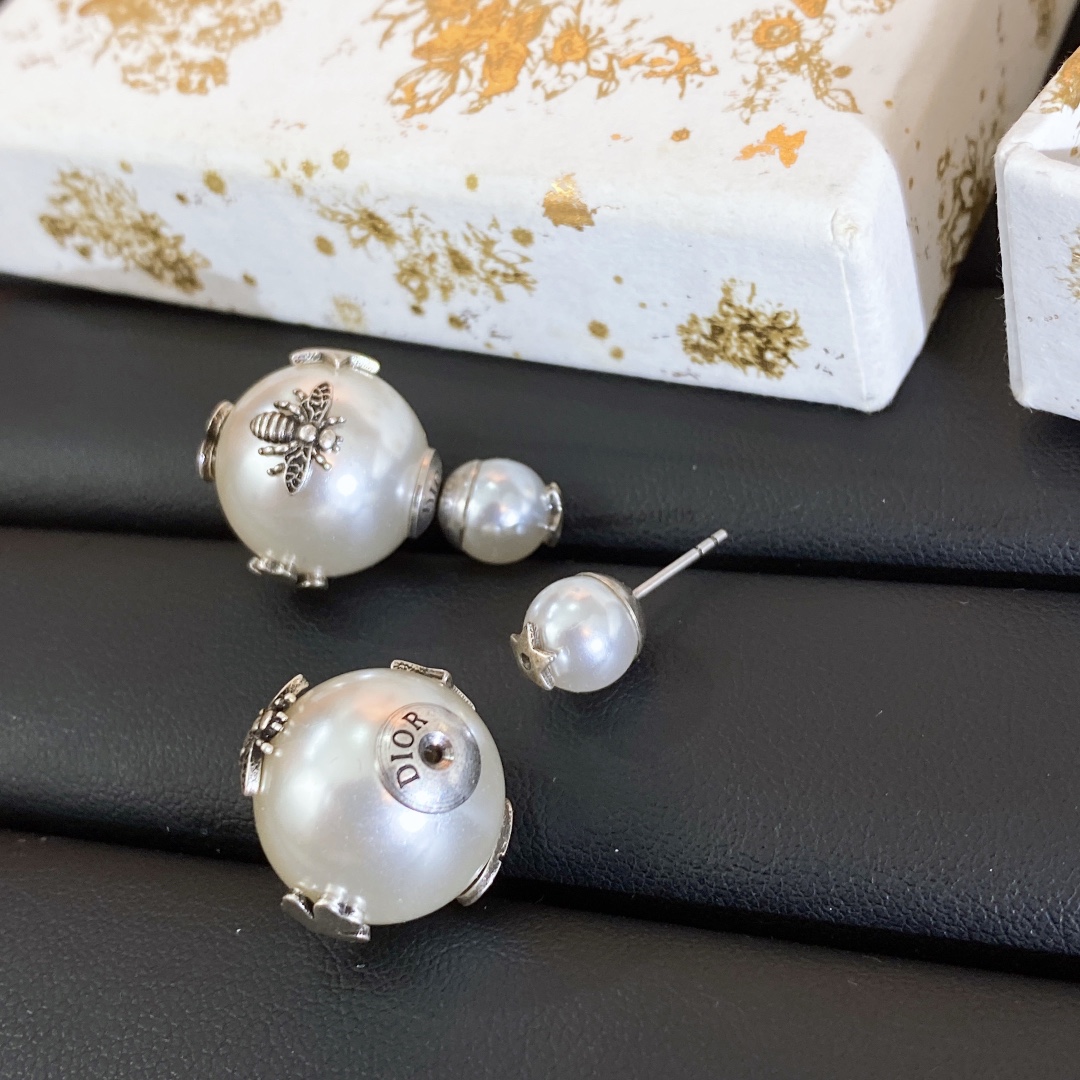 Dior Earring