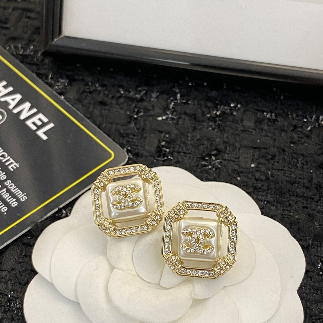 Chanel Earring