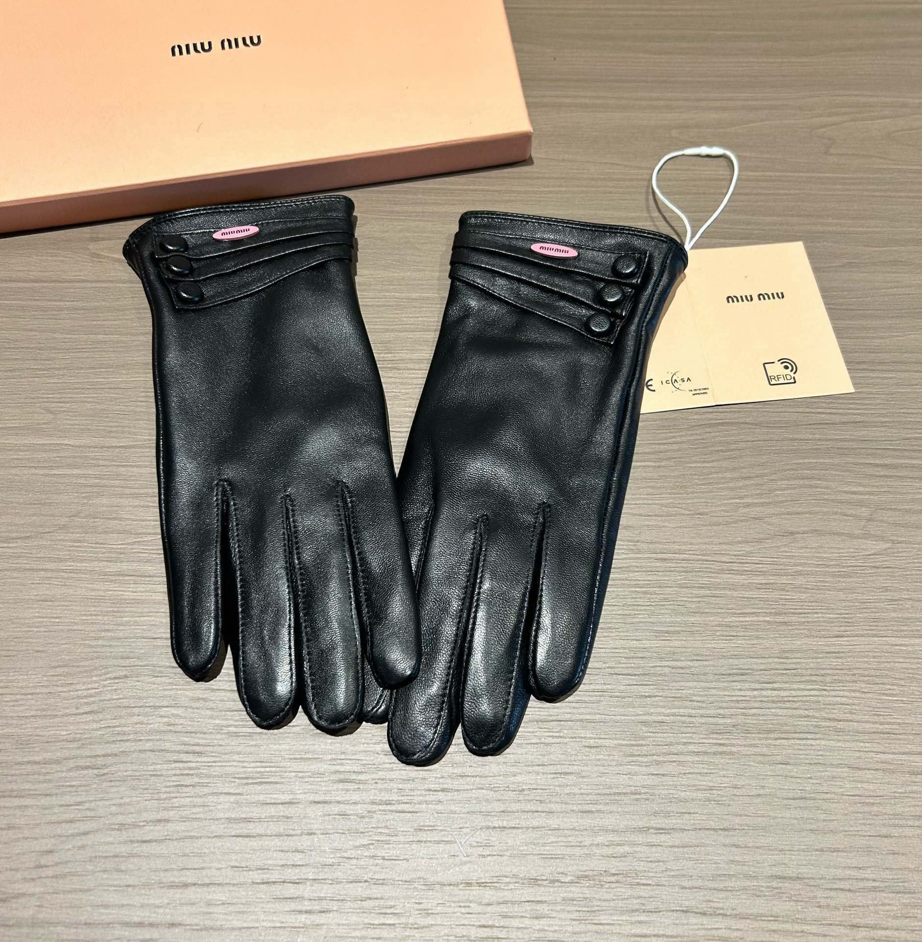 MiuMiu Gloves