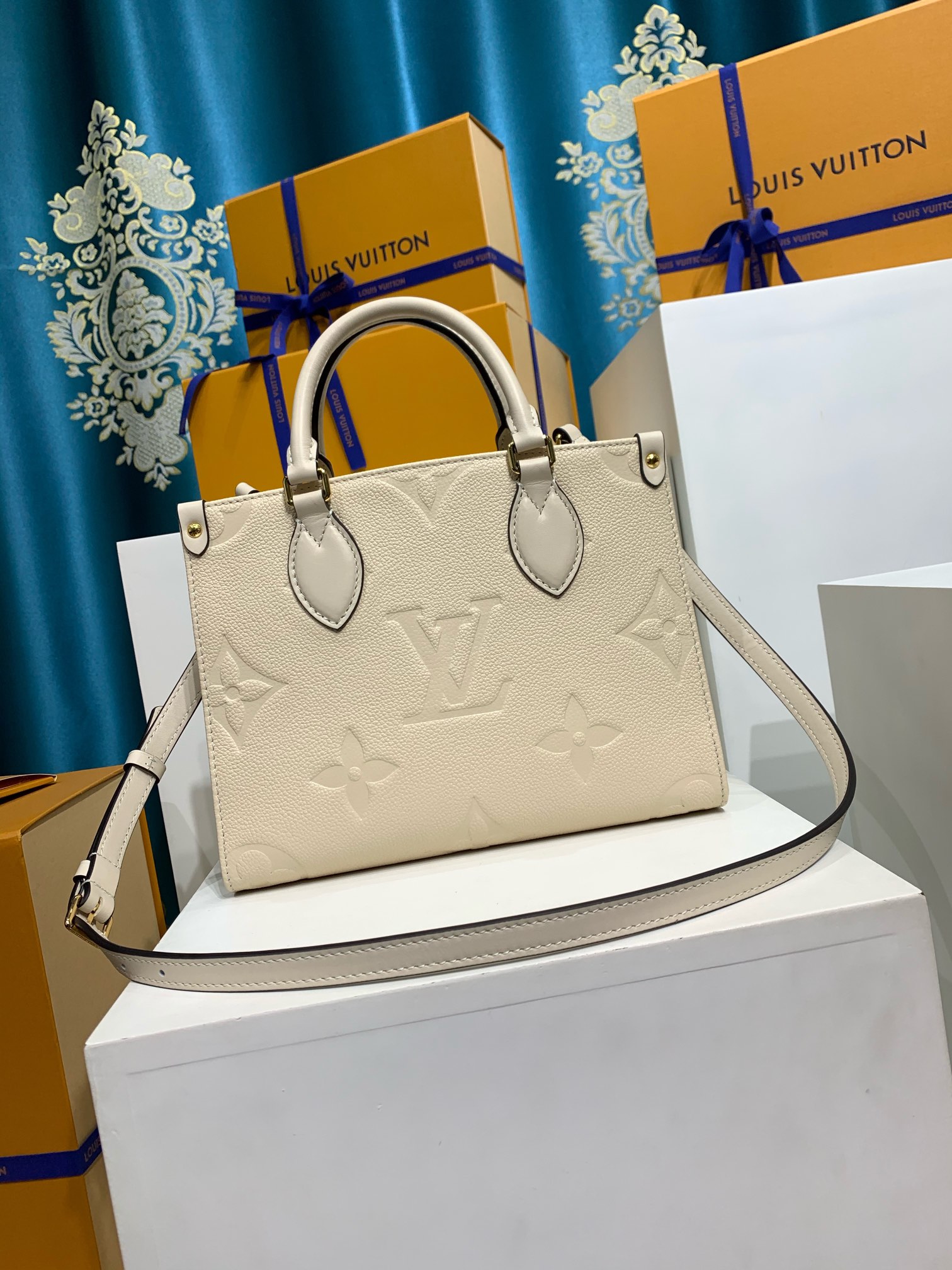 Louis Vuitton Othego Tote-25*19*11.5CM