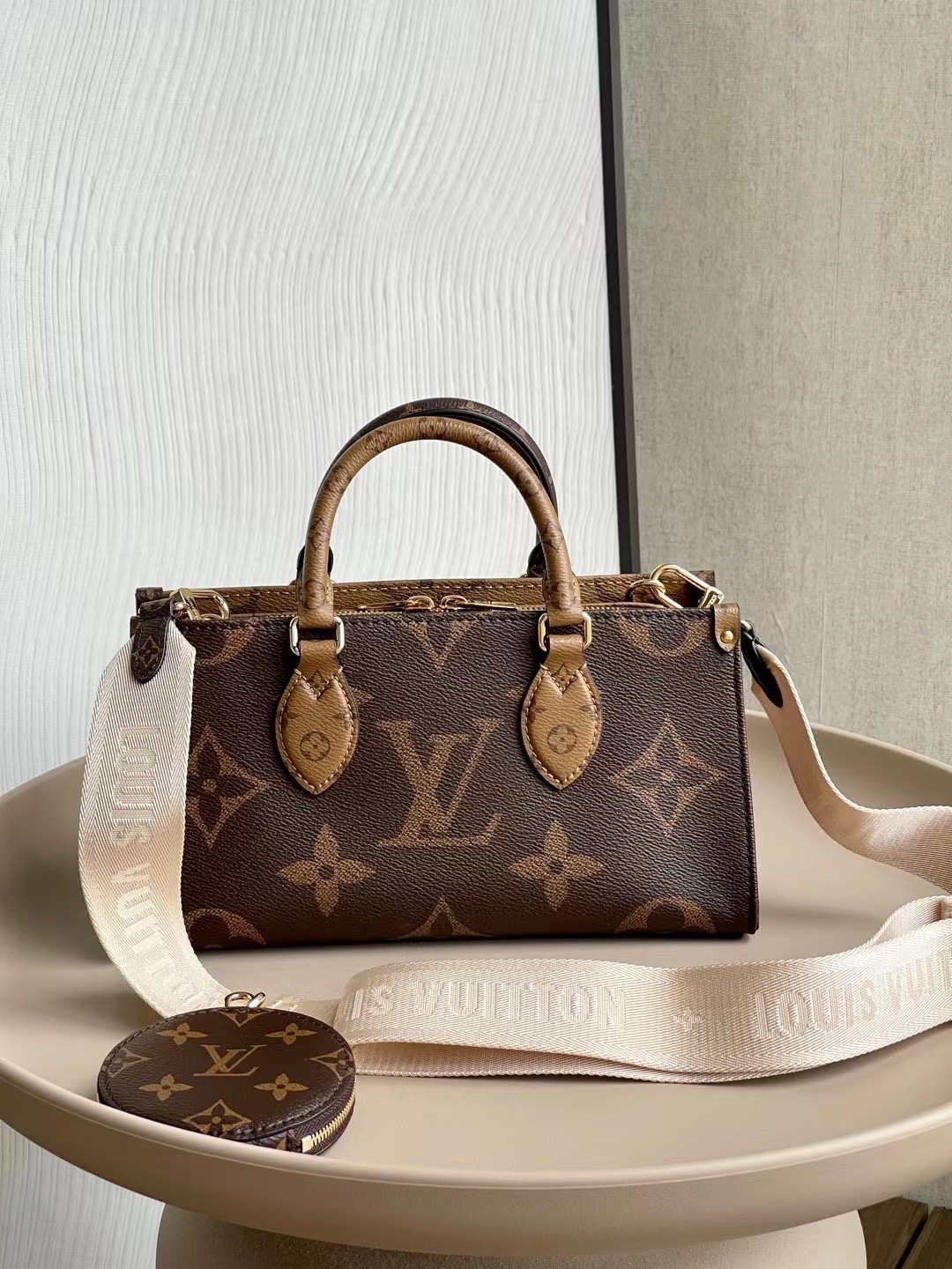 Louis Vuitton Othego Tote-25*13*10CM