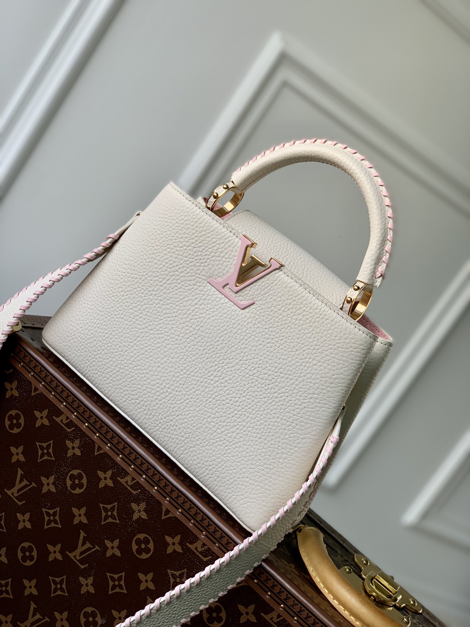 Louis Vuitton Capucines M21127(27×18×9 CM)