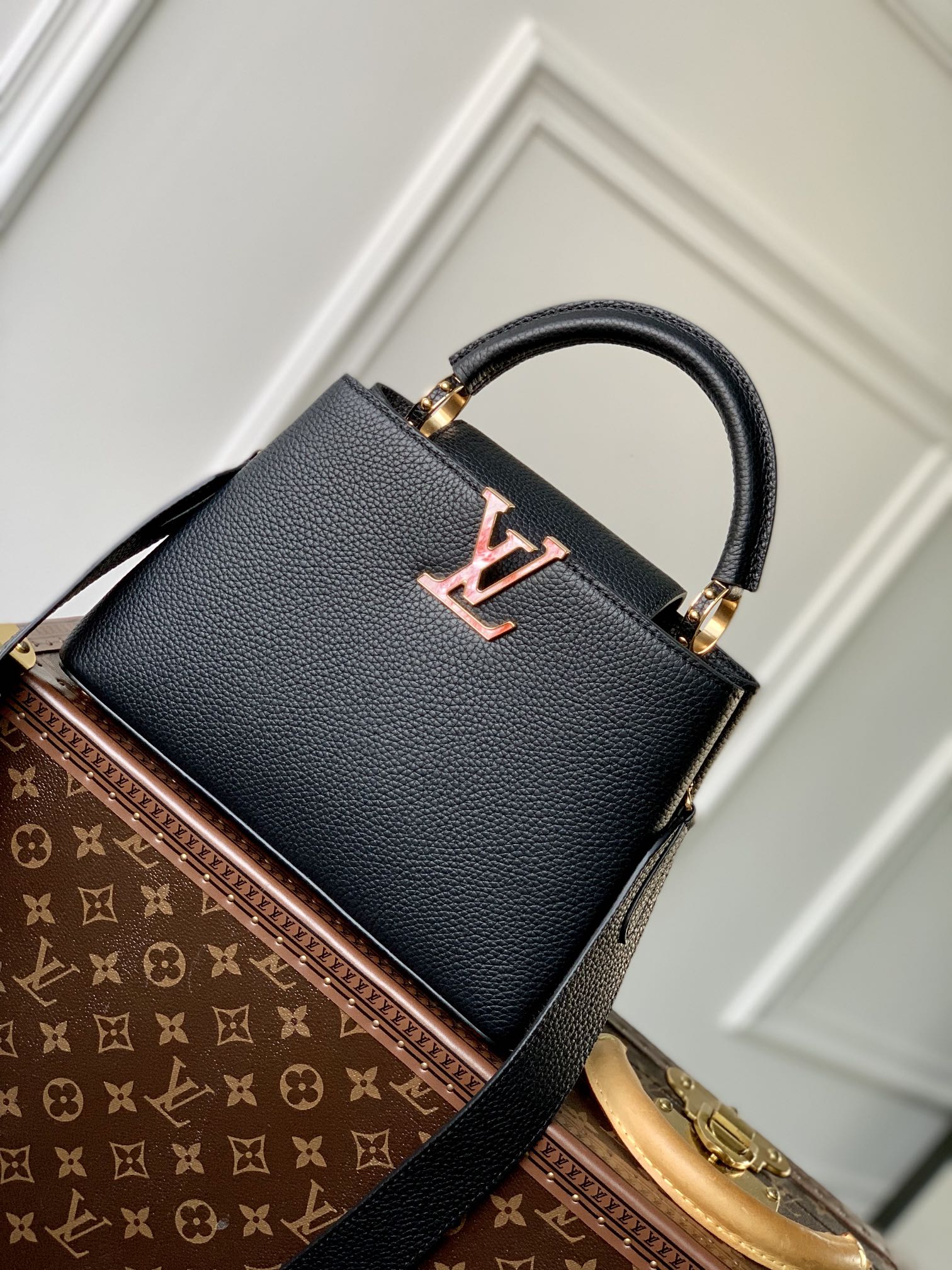 Louis Vuitton Capucines M21150(27×18×9 CM)