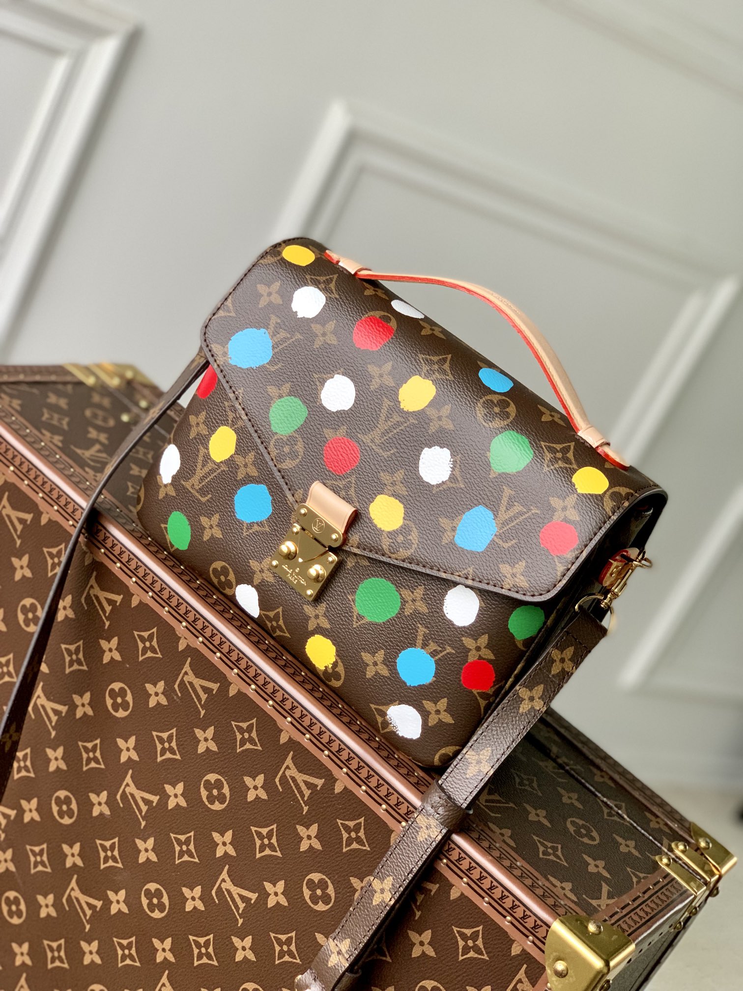 Louis Vuitton x Yayoi Kusama Pochette Metis(25 x 19x 7CM)
