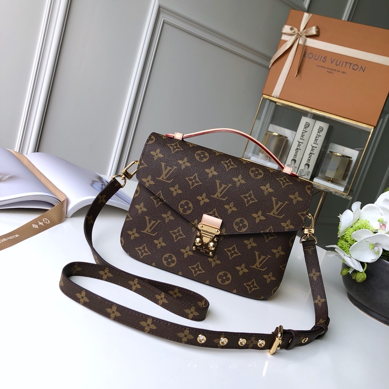 Louis Vuitton Pochette Metis (25 x 19x 7CM)