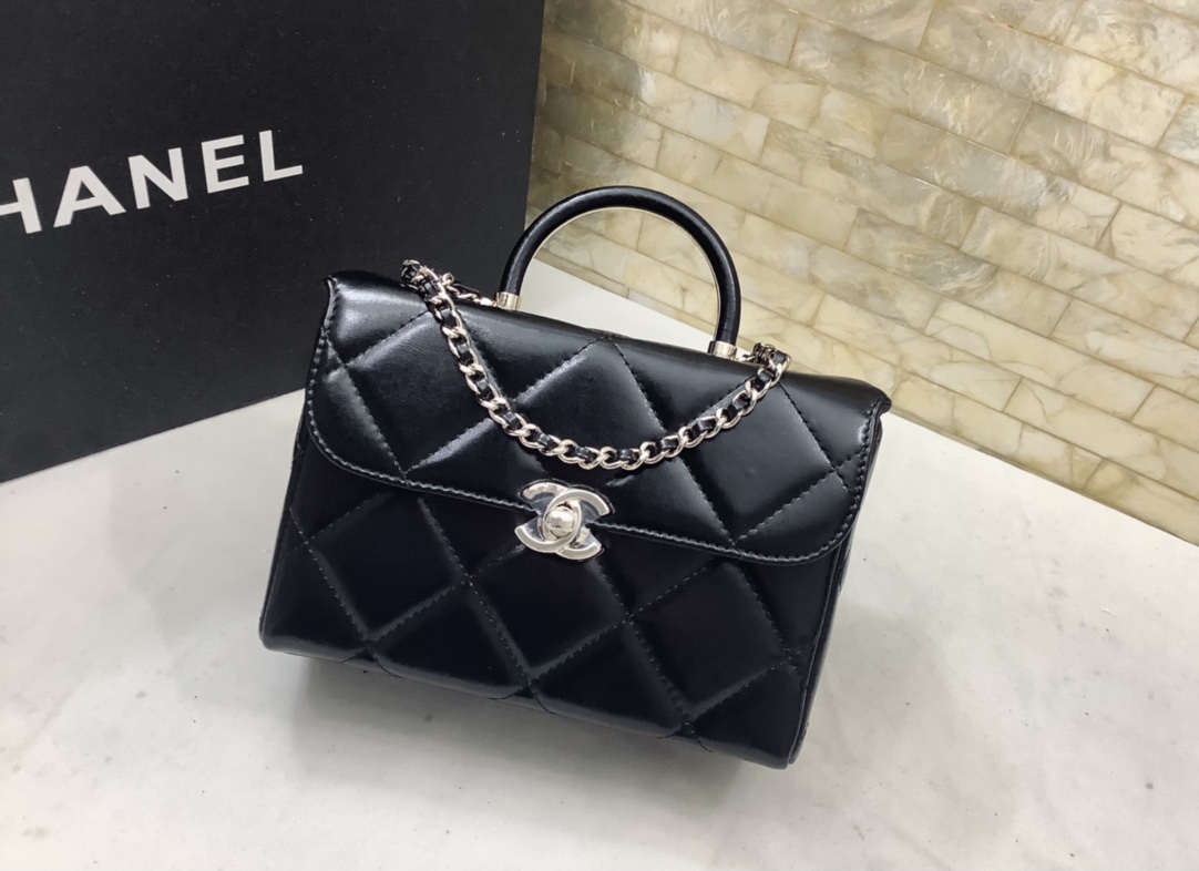 Ch*nel Hand-Held Oblique Cross Bag(13.5*19*8CM)