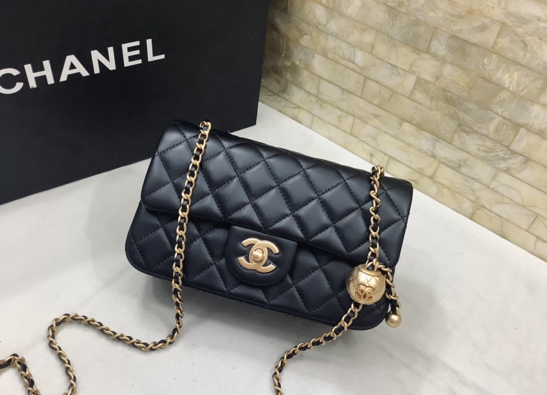 Ch*nel Small Flap Bag(20CM)