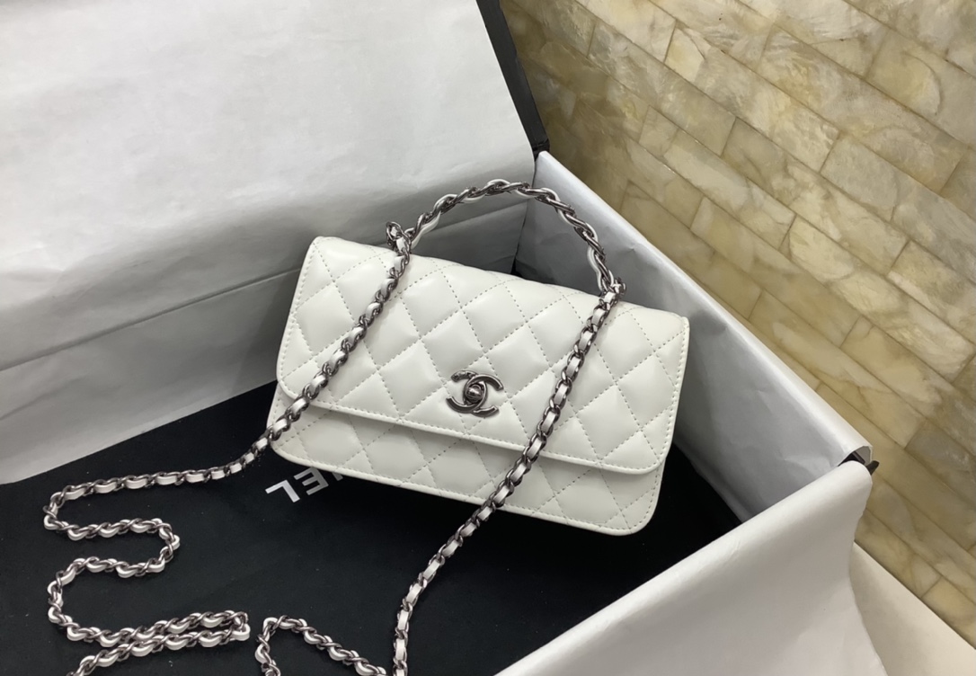 Ch*nel Wallet On Chain(18.5*11*6CM)