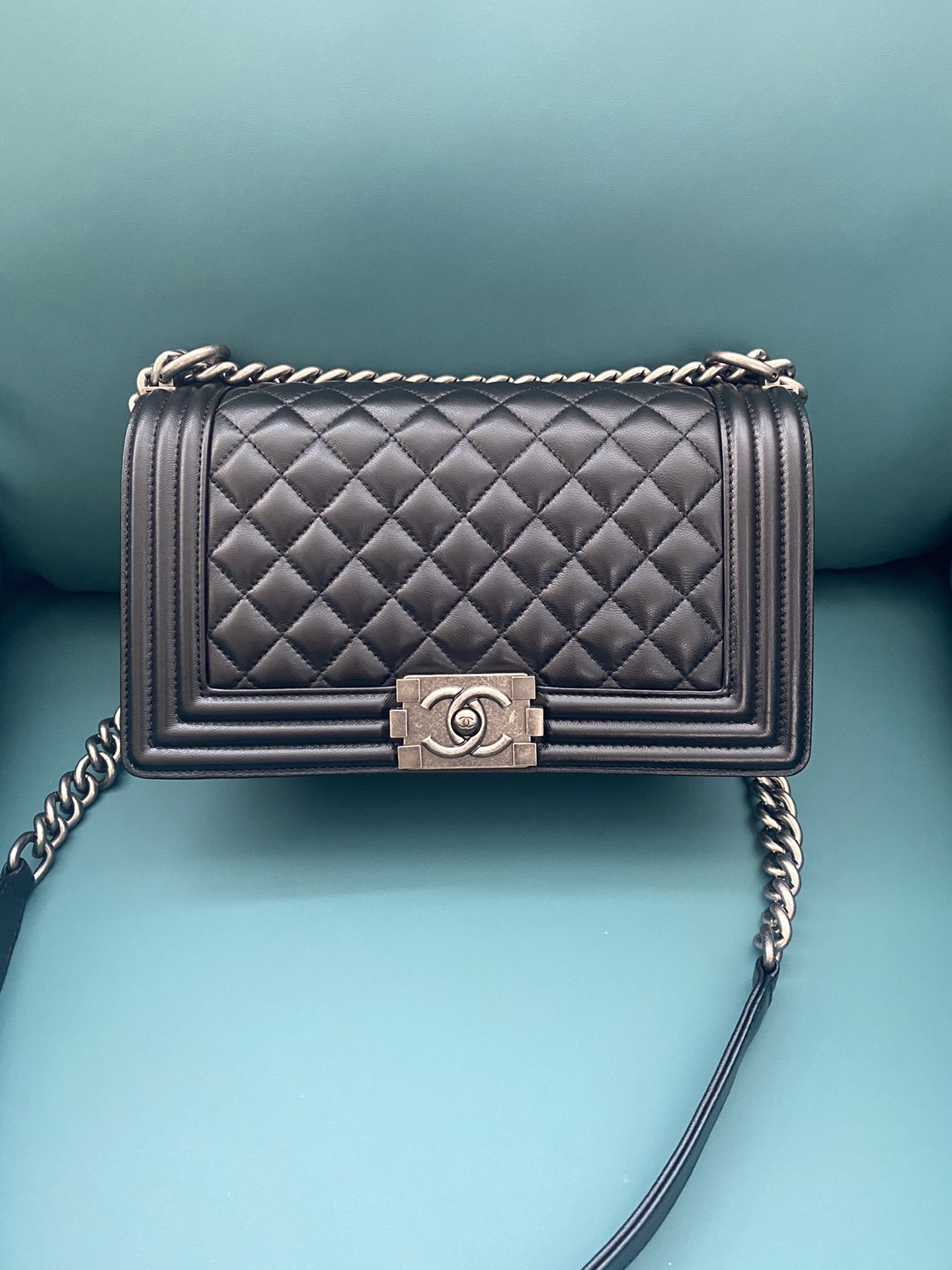 Ch*nel Boy Bag Lambskin Leather With Silver Hardware(15×25×9CM)