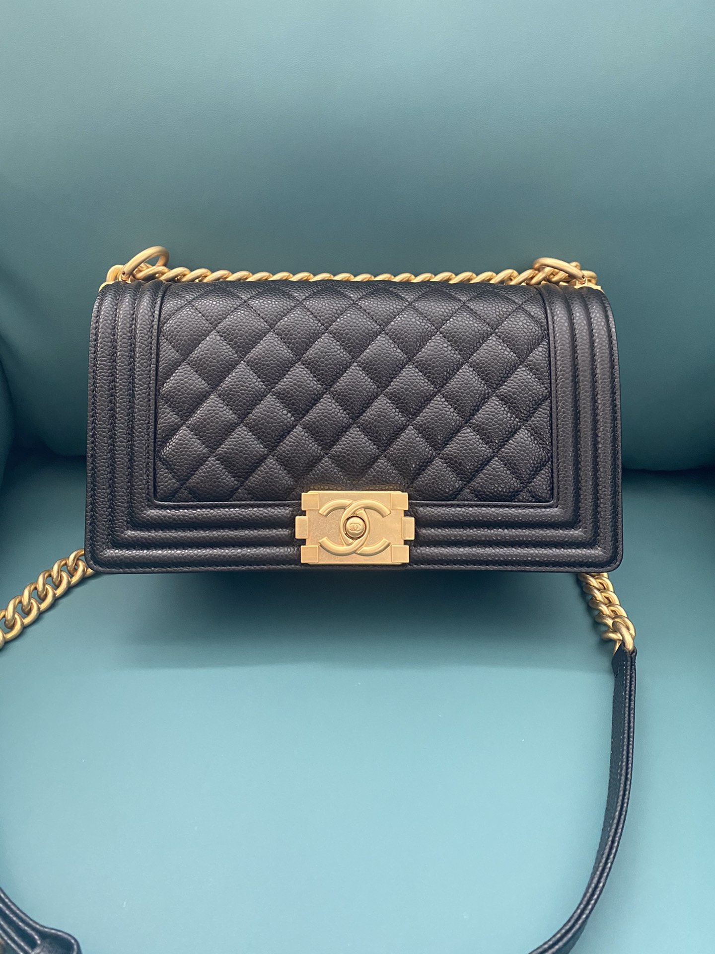 Ch*nel Boy Bag With Ancient Gold Hardware(15×25×9CM)