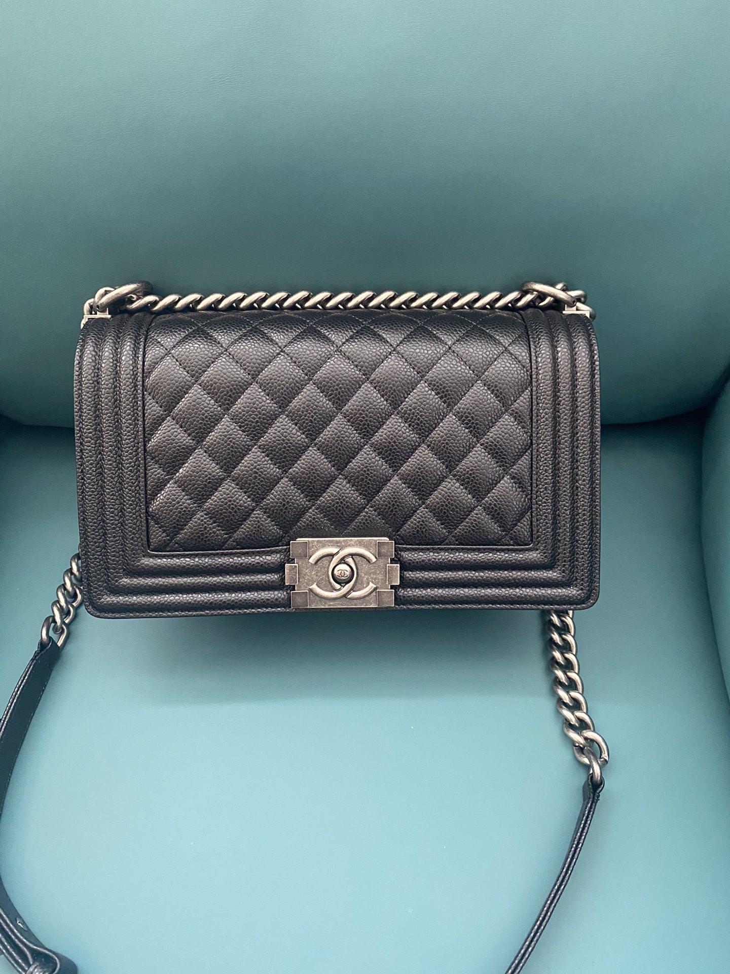 Ch*nel Boy Bag With Ancient Silver Hardware(15×25×9CM)