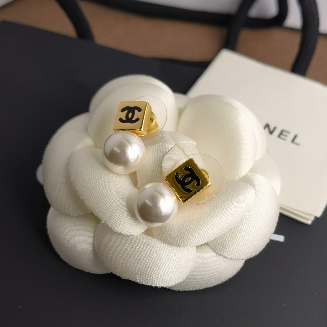 Chanel Earring
