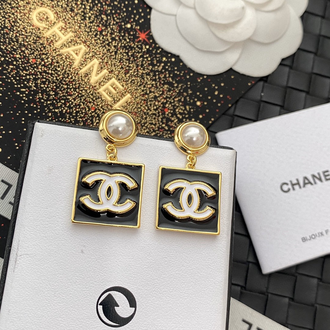 Chanel Earring