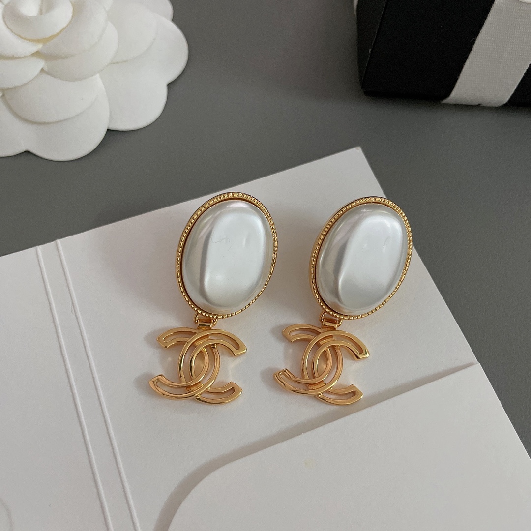 Chanel Earring