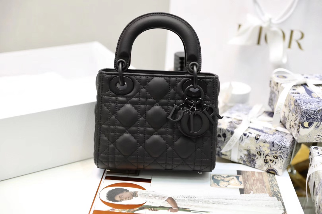 Lady Dior Ultra Mat Bag(17*15*7CM)
