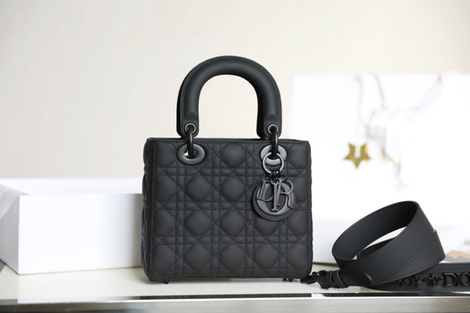 Lady Dior Ultra Mat Bag(20*16.5*8CM)