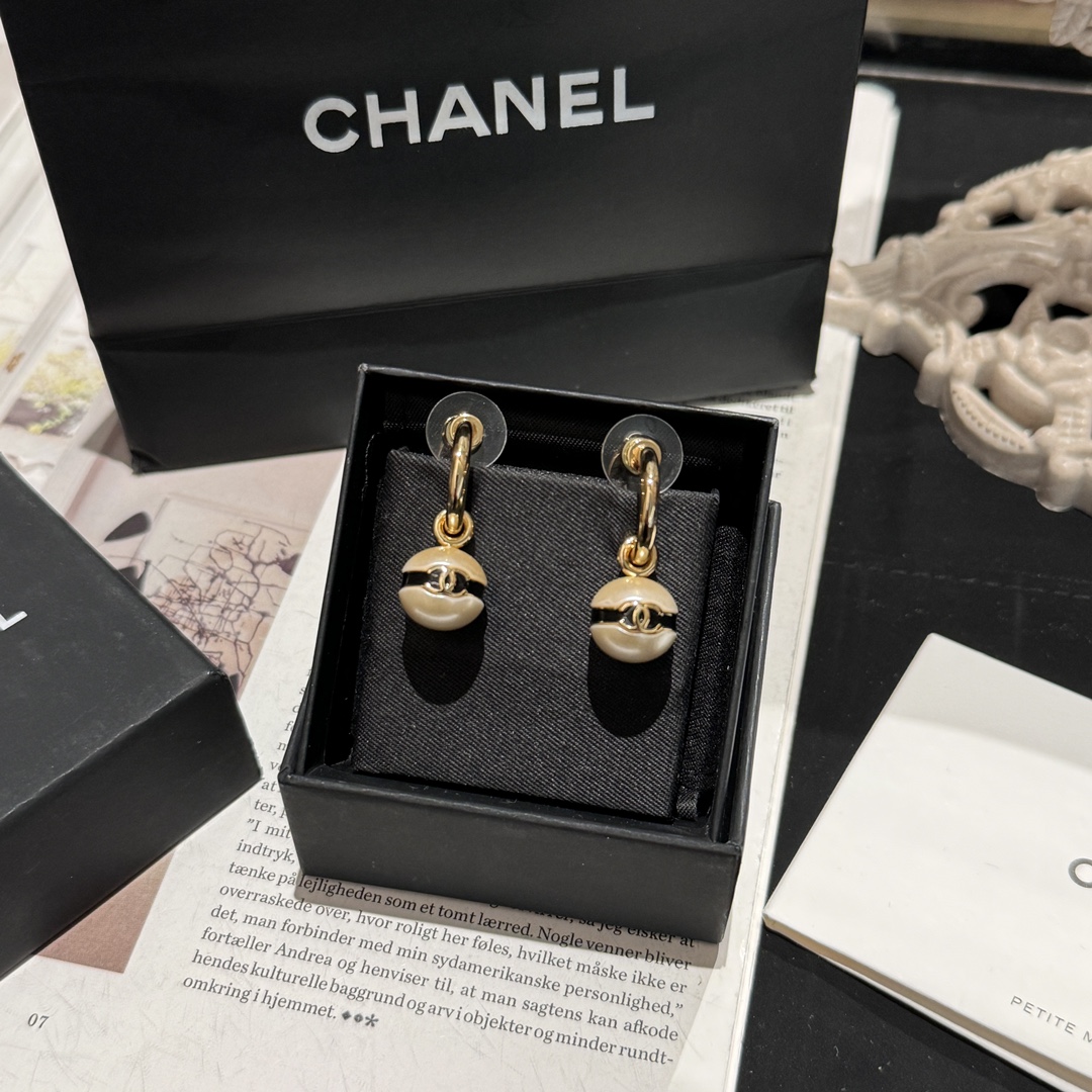 Chanel Earring