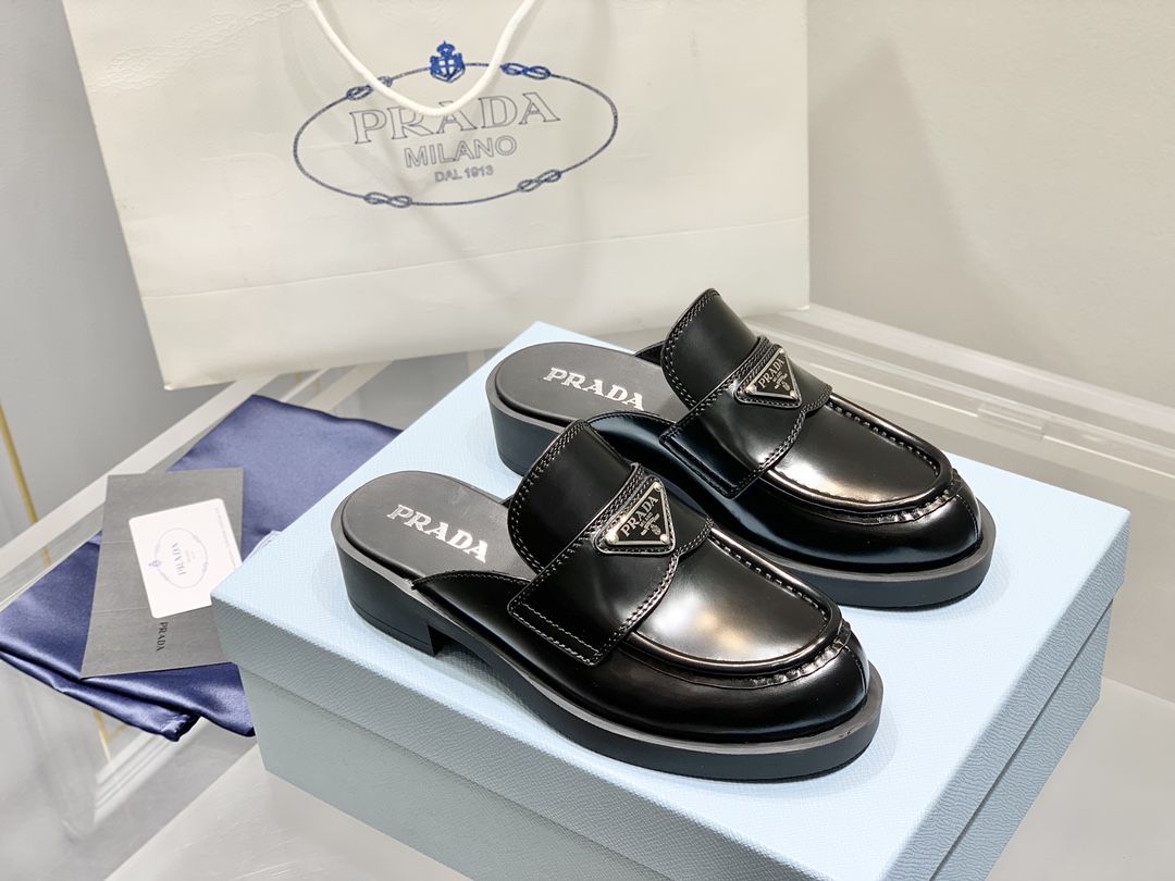 Prada Slides