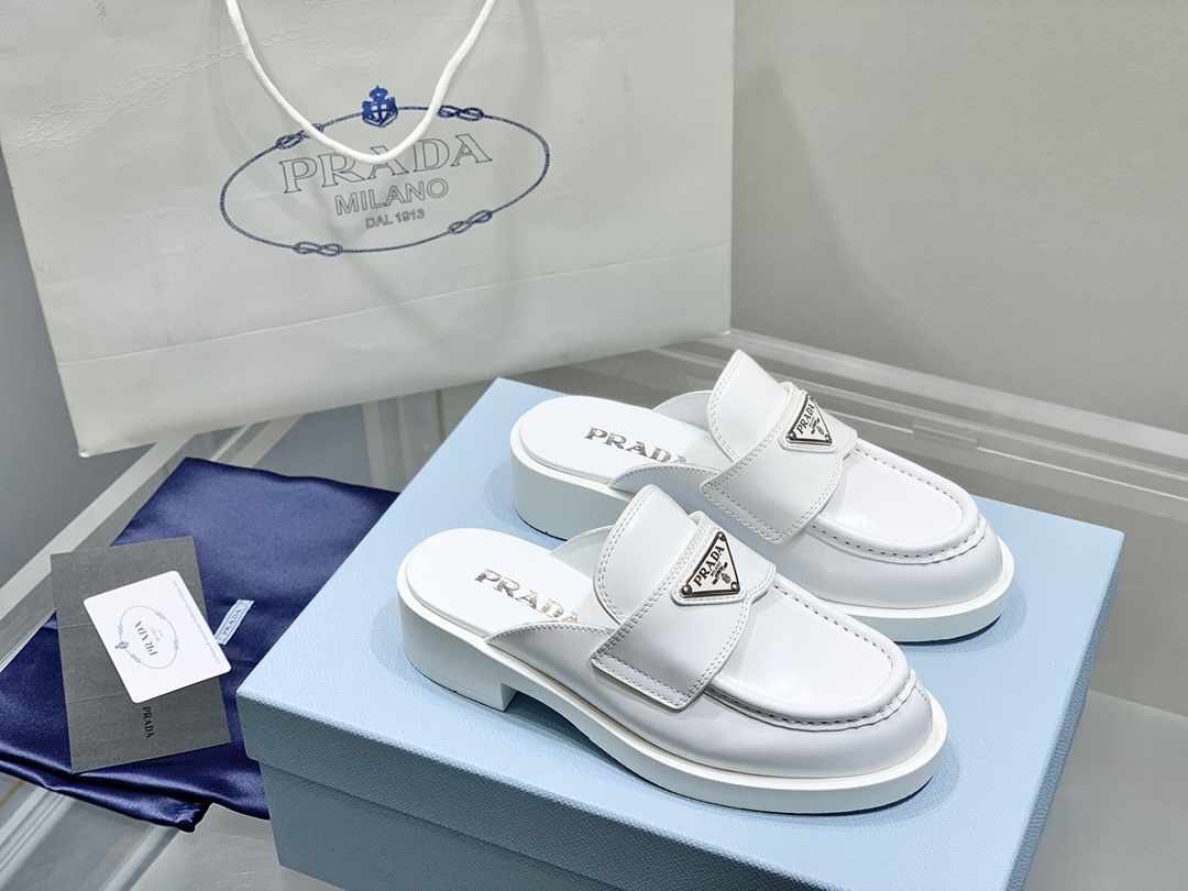 Prada Slides