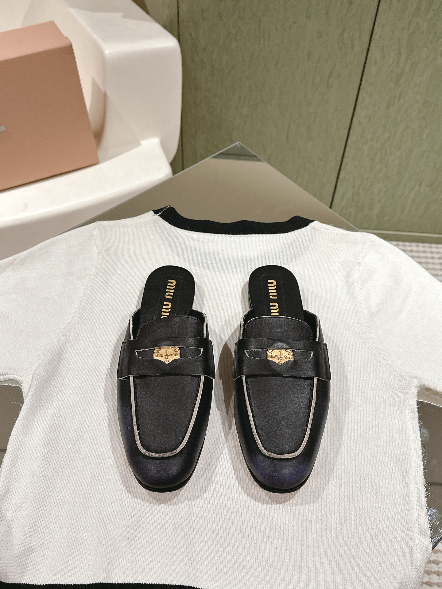 MiuMiu Slides