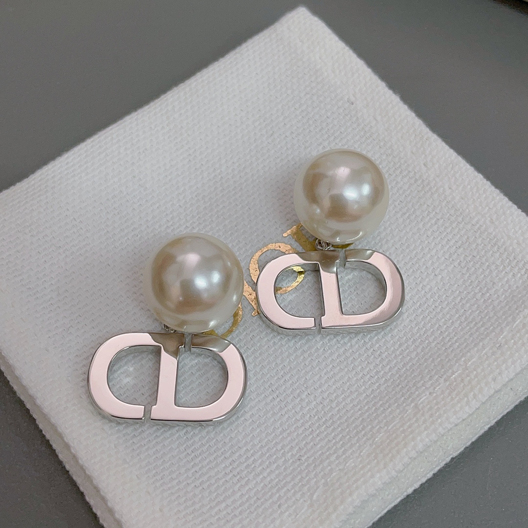 Dior Earring