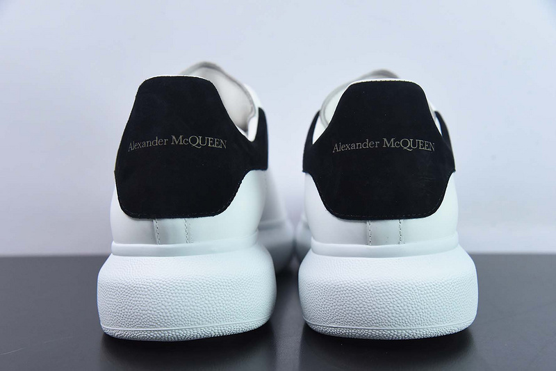 Alexander McQueen Sneaker