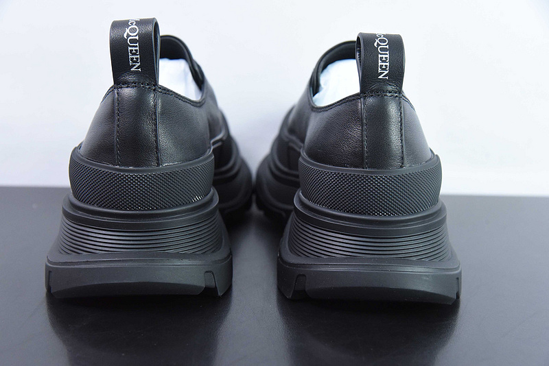 Alexander McQueen Sneaker