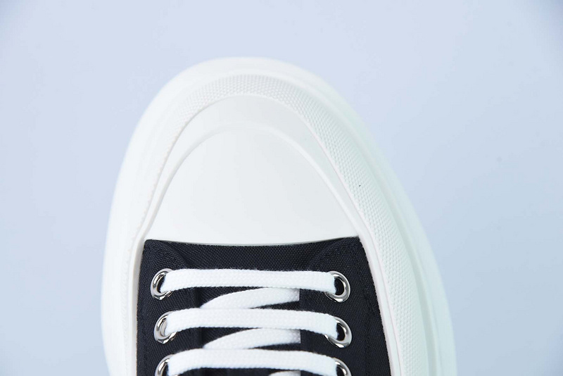Alexander McQueen Sneaker