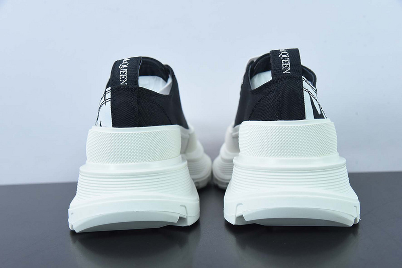 Alexander McQueen Sneaker