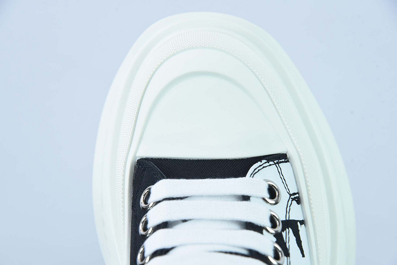 Alexander McQueen Sneaker
