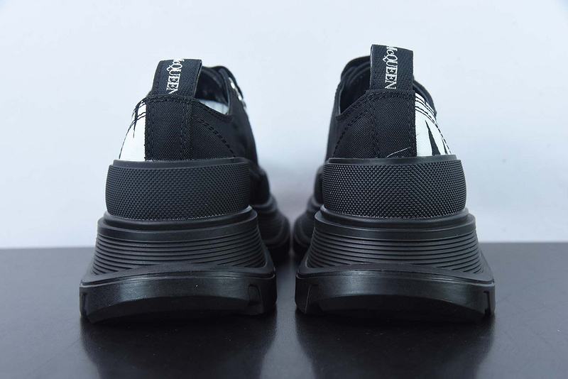 Alexander McQueen Sneaker