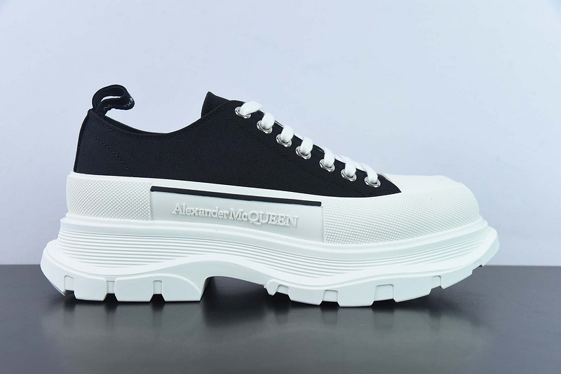 Alexander McQueen Sneaker