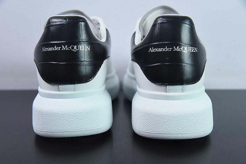 Alexander McQueen Sneaker