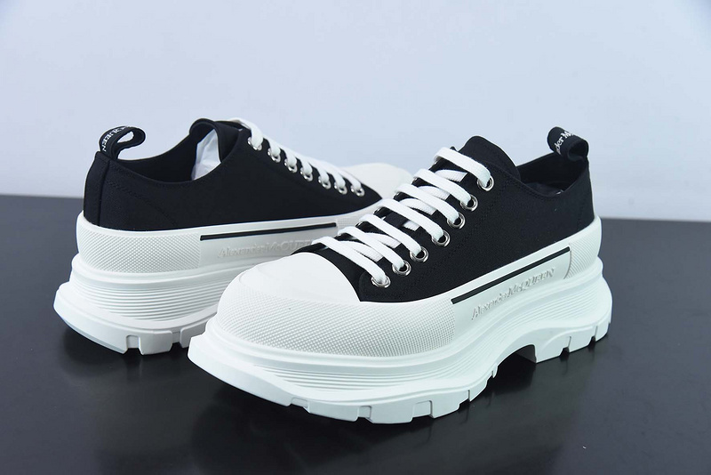 Alexander McQueen Sneaker