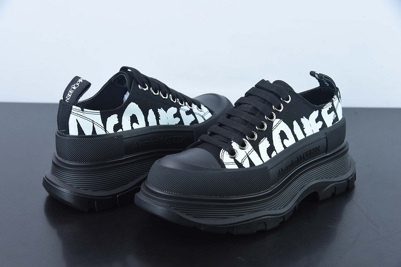 Alexander McQueen Sneaker