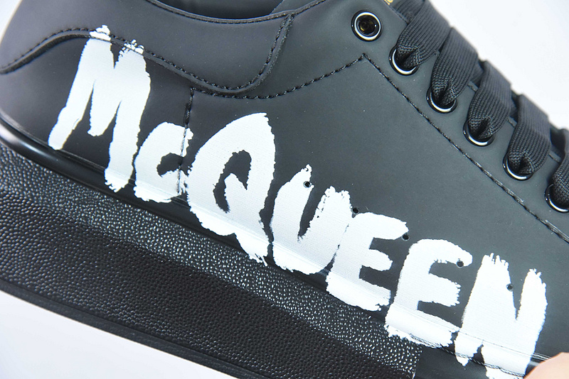 Alexander McQueen Sneaker