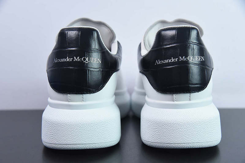 Alexander McQueen Sneaker