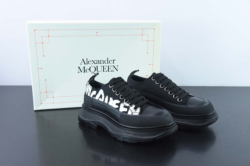 Alexander McQueen Sneaker