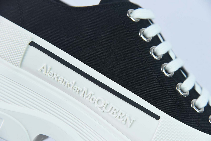 Alexander McQueen Sneaker