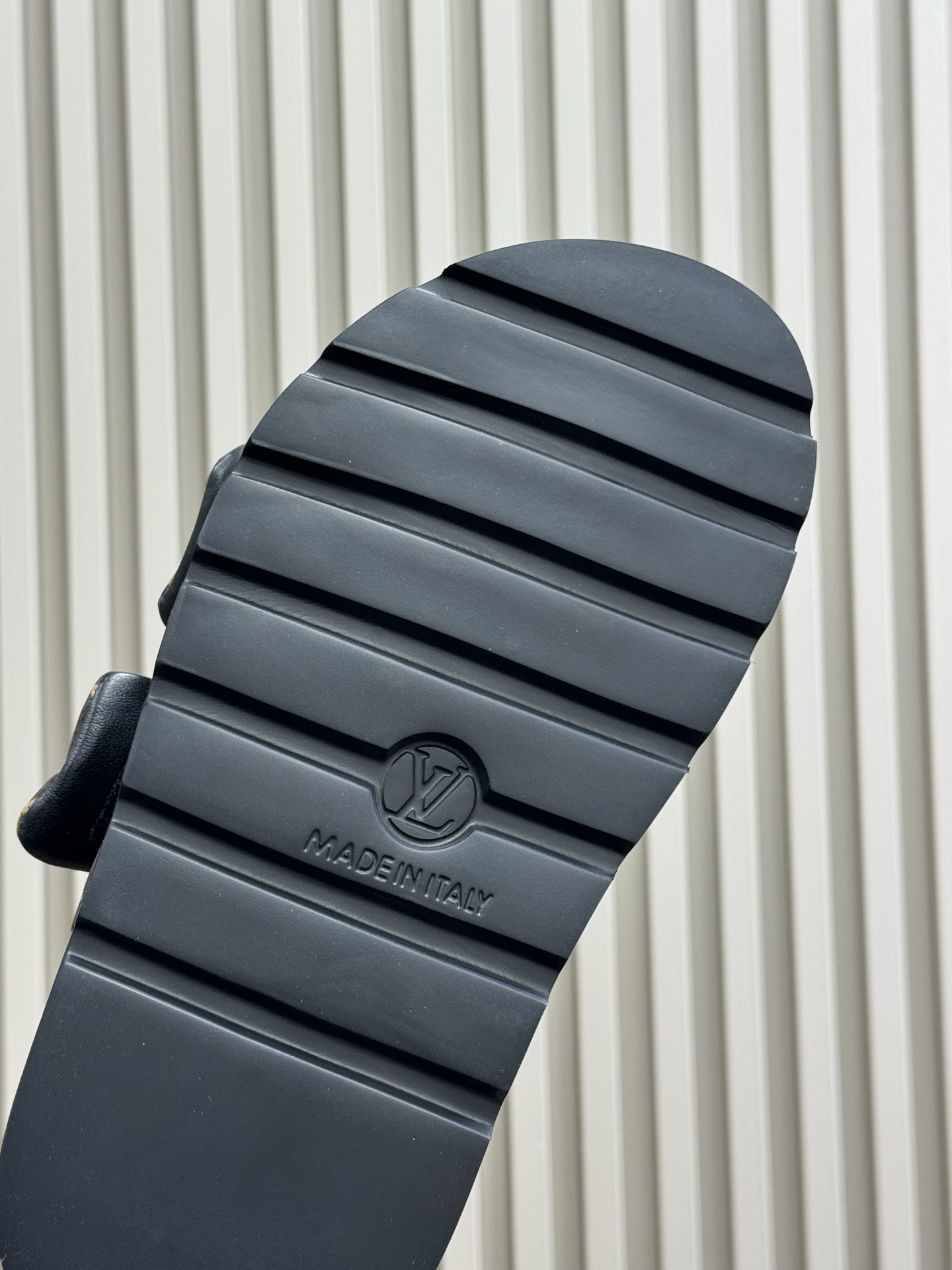 Louis Vuitt0n Slides(EU35-45)