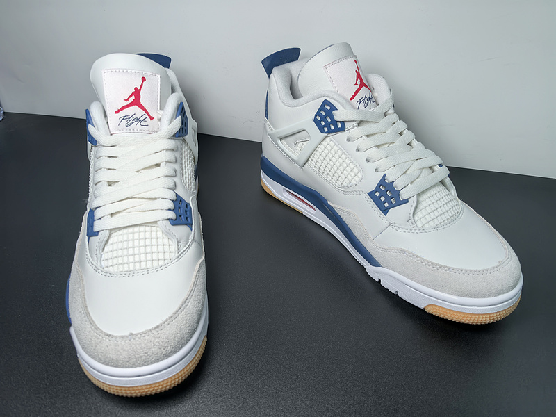 Nike SB x Air Jordan 4 “Navy”DR5415-100