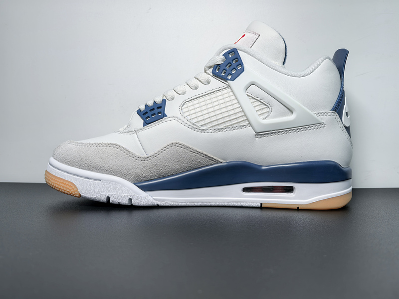 Nike SB x Air Jordan 4 “Navy”DR5415-100