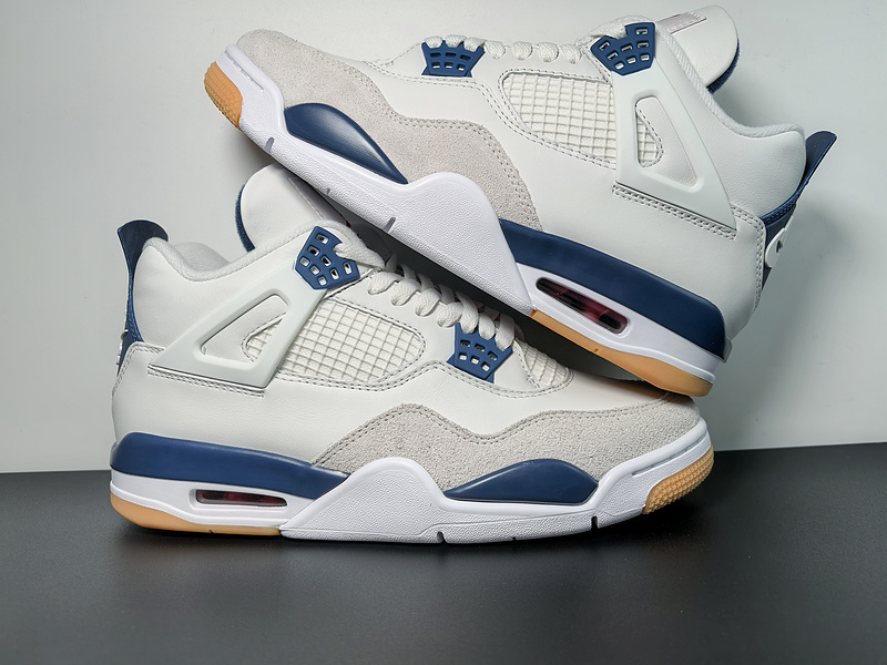 Nike SB x Air Jordan 4 “Navy”DR5415-100