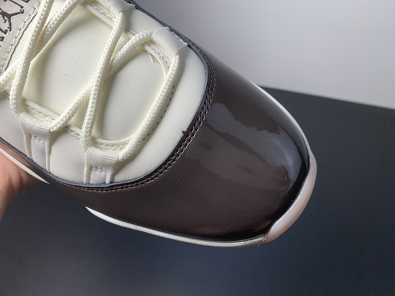 Air Jordan 11 “Neapolita AR0715-101